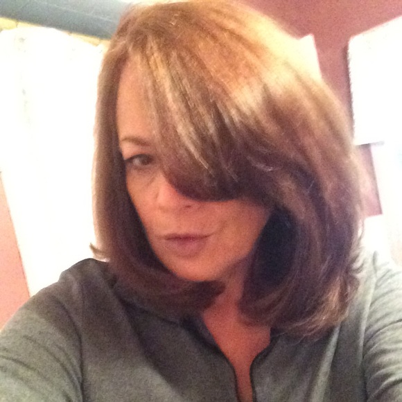 Meet your Posher, Carol - Picture 1 of 1